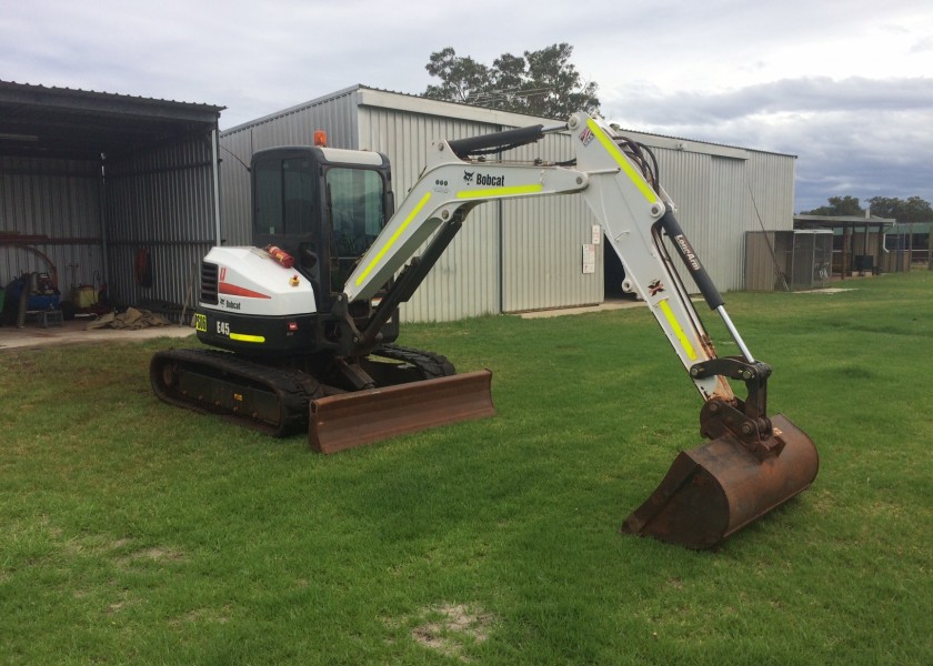 E45 Bobcat Excavator - 5T 1