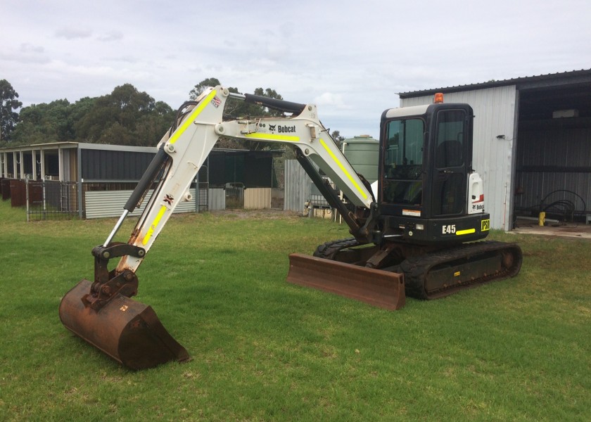 E45 Bobcat Excavator - 5T 4