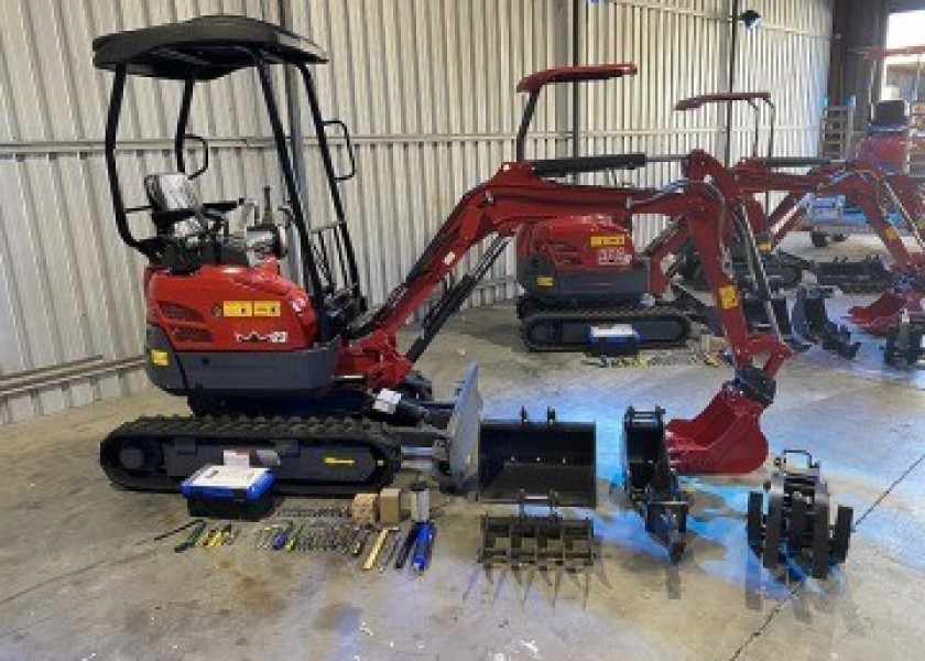 Excavator 2.3T 1