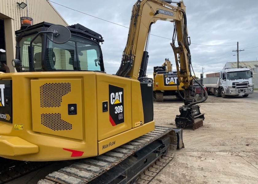 9T CAT 309CR Excavator with CAT Mulcher 2