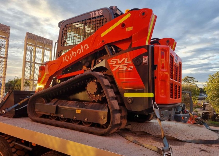 EXCAVATOR OPERATOR WET HIRE 3