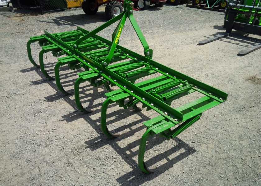 FieldQuip Chisel Plow  2