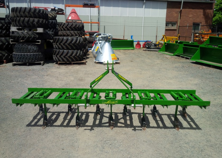 FieldQuip Chisel Plow  3