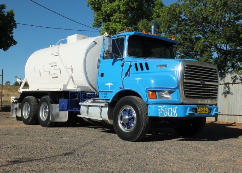 Ford L9000 1