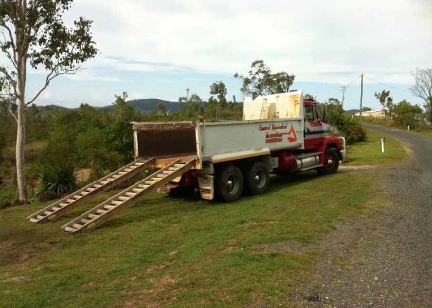 Freightliner Tipper 450hp 1