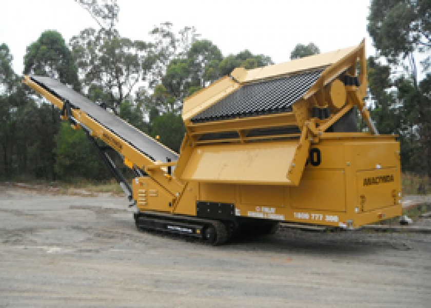 FTR150 Tracked Feeder 3
