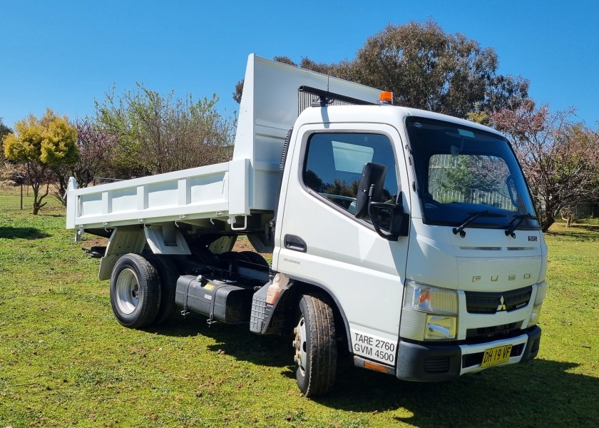 Fuso Canter 515 tipper - car licence 1