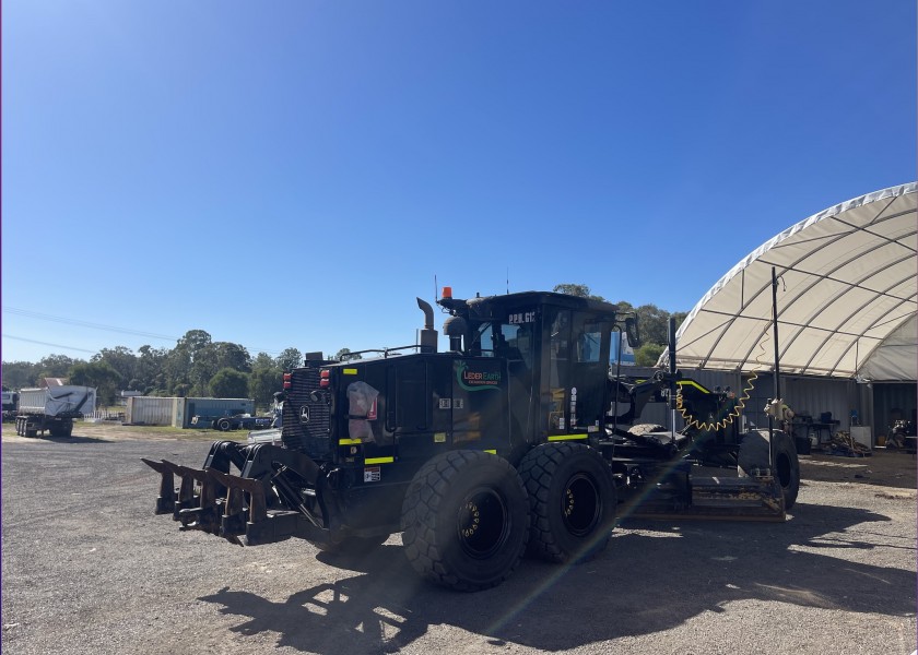 GRADER JOHN DEER 872GP - 16FT Blade 4