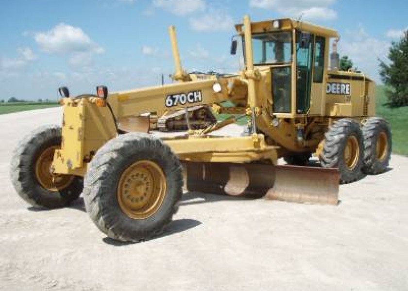 Grader John Deere 670CH 1