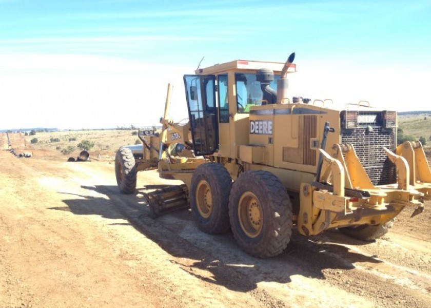Grader John Deere 670CH 3