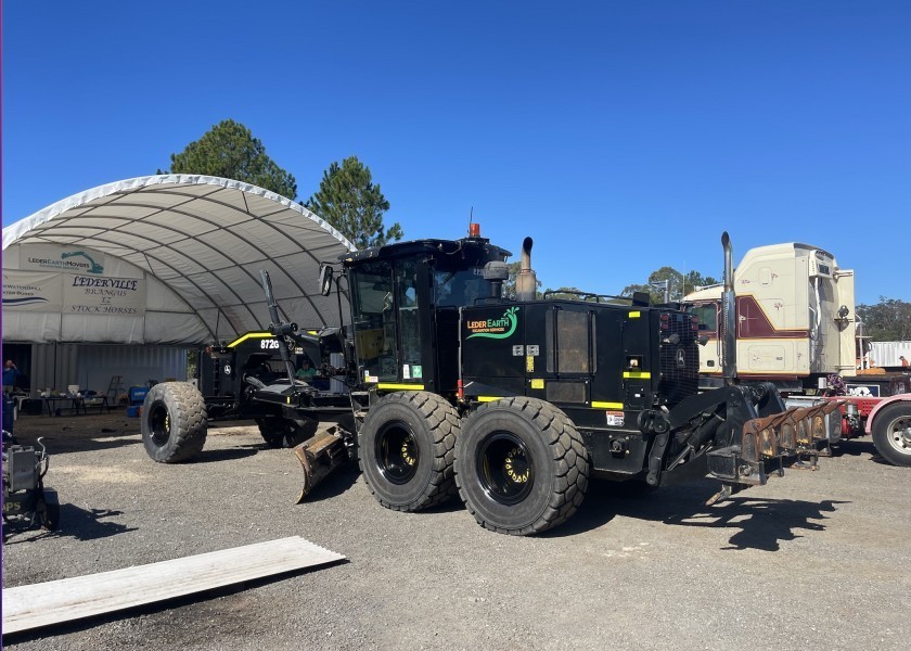 872 GP John Deere Grader w/GPS 2