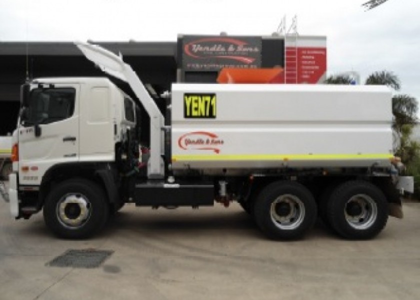 HINO 13,500LT WATER TRUCK 1