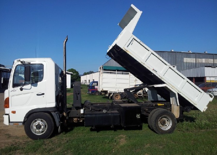 Hino 5 Ton tipper 1