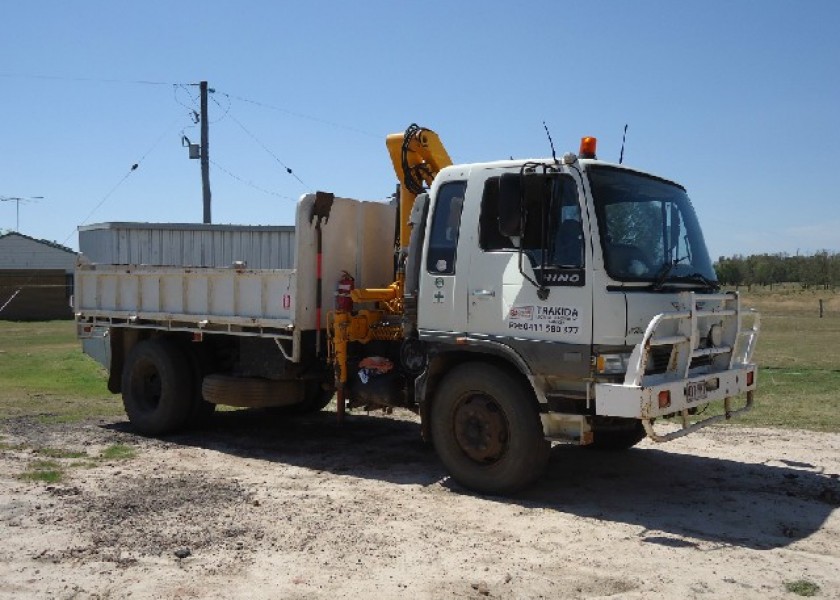 Hino 5T Tipper / 5T Hiab 1