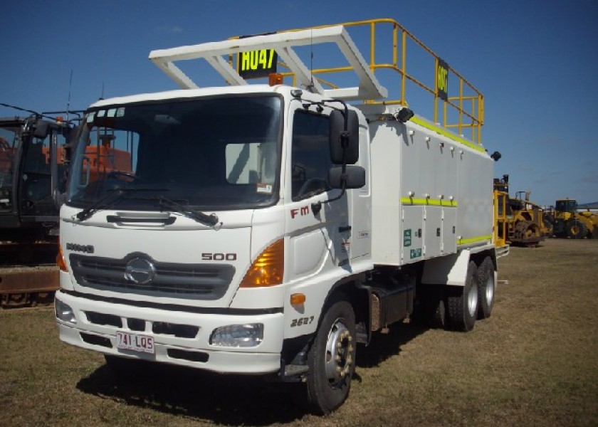 Hino FM Shrike Service Truck 1