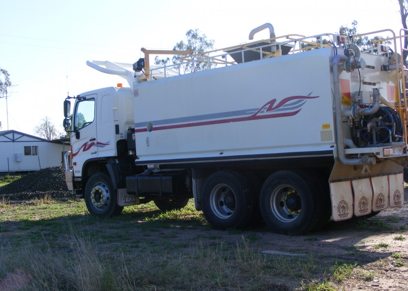 Hino Watertruck - mine spec 1