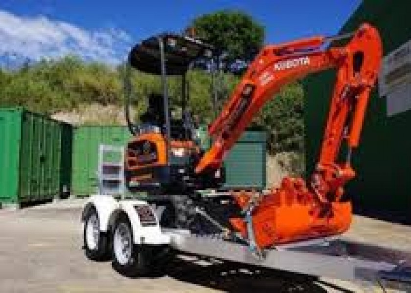 Hitachi 1.7T Excavator 5