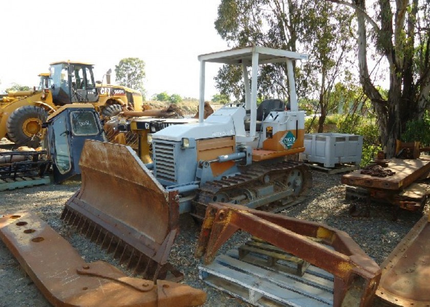 HITACHI DX40 DOZER 2