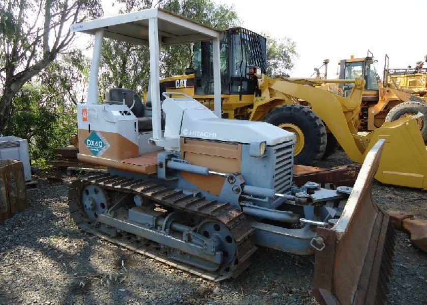 HITACHI DX40 DOZER 3