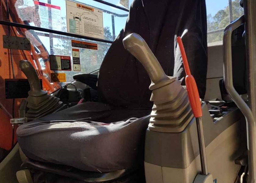 Hitachi ZX120-3 4