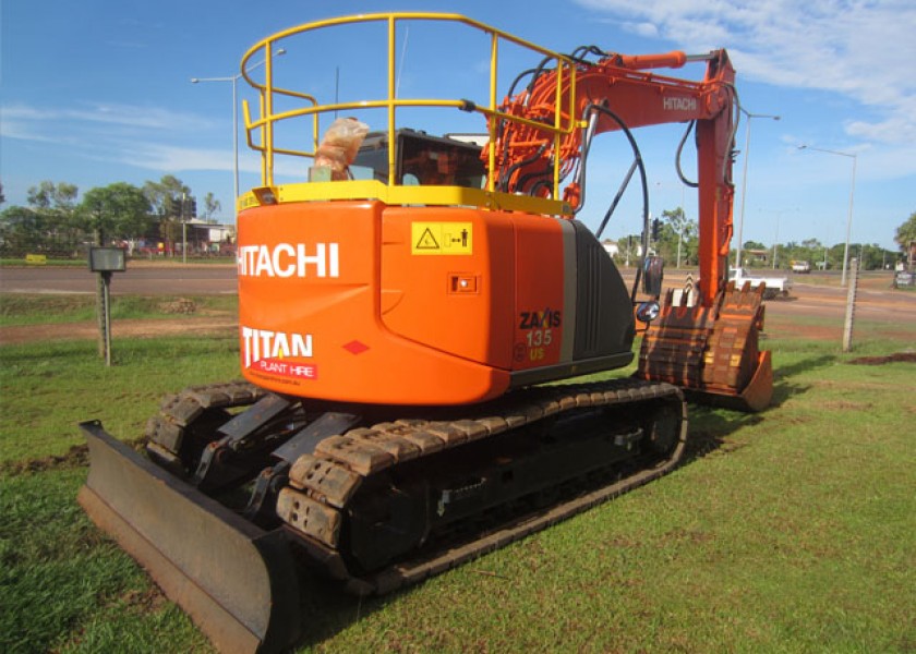Hitachi ZX135US-3 Excavator 1