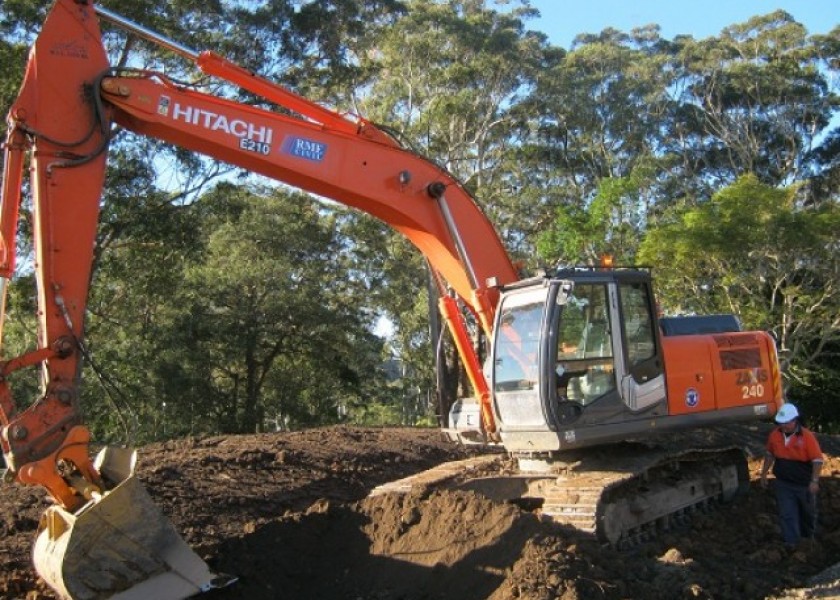 Hitachi ZX240-3 25 tonne Excavator 2