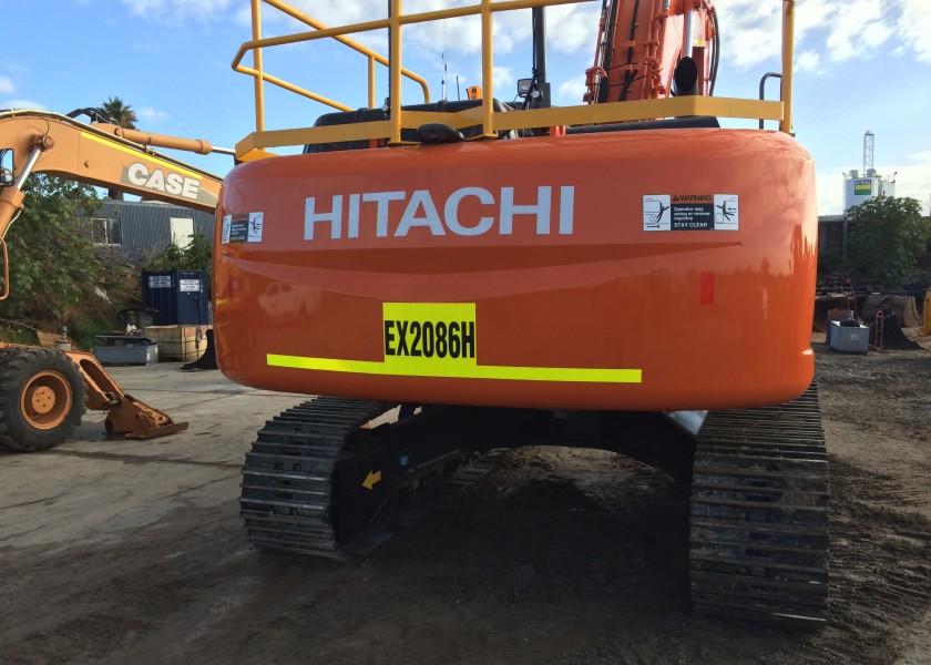 Hitachi ZX330-3 Excavator 2