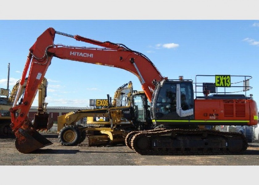 Hitachi ZX330 30T Excavator 2