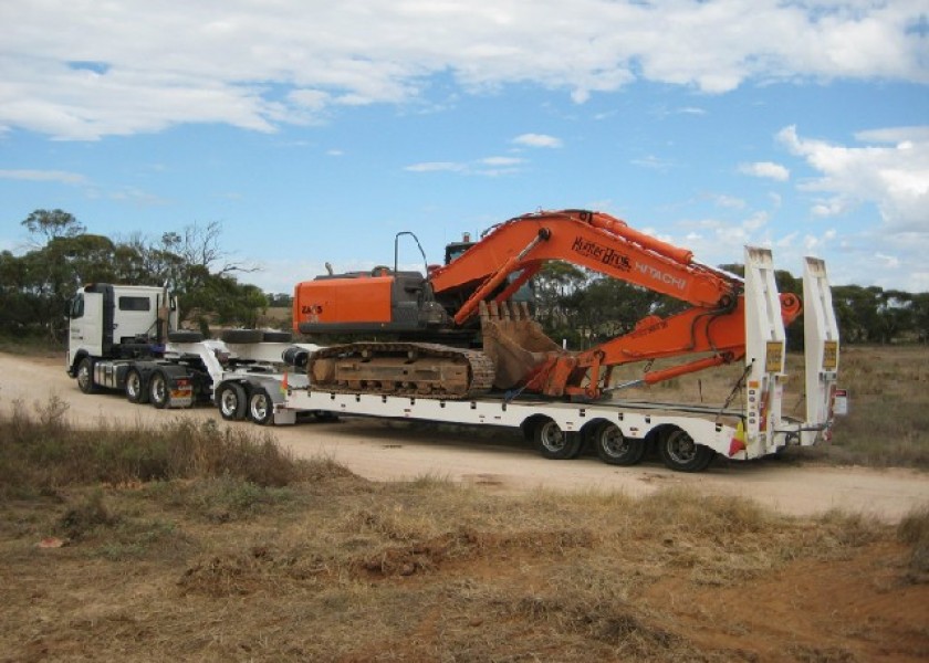 Hitachi zx330 excavator 1