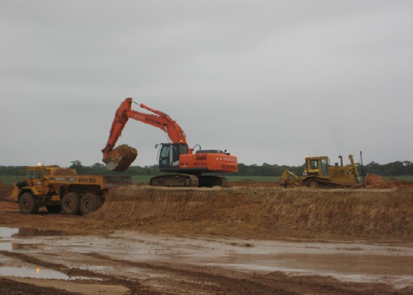 Hitachi zx330 excavator 2