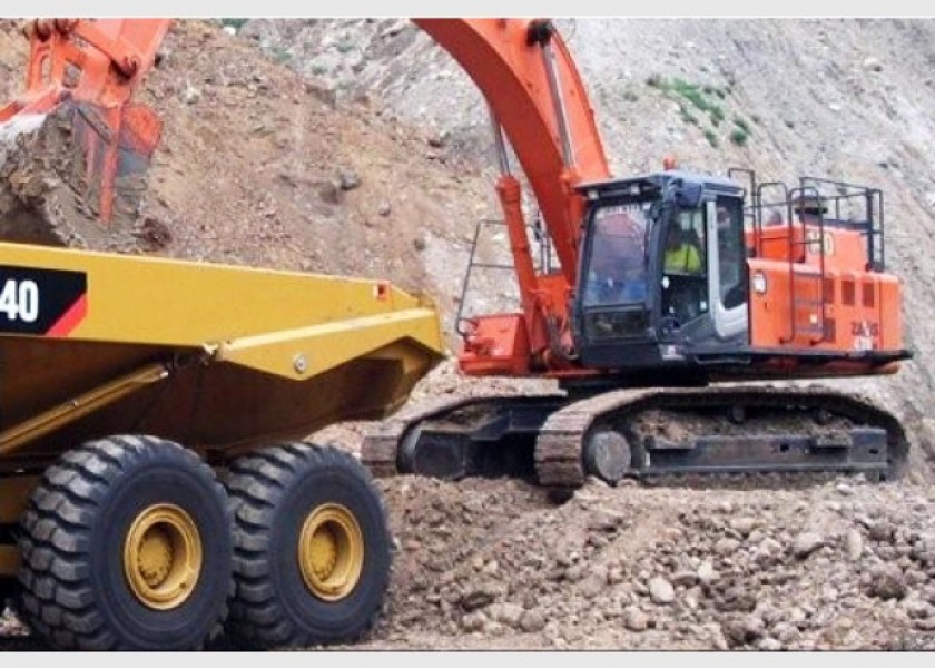Hitachi ZX470H Excavator 1