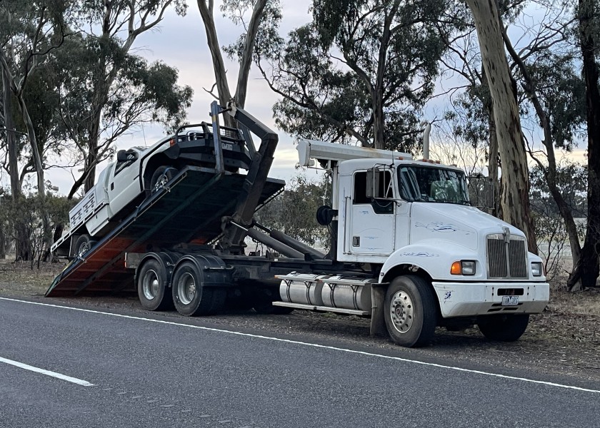 6x4 Tilt Tray Truck 1