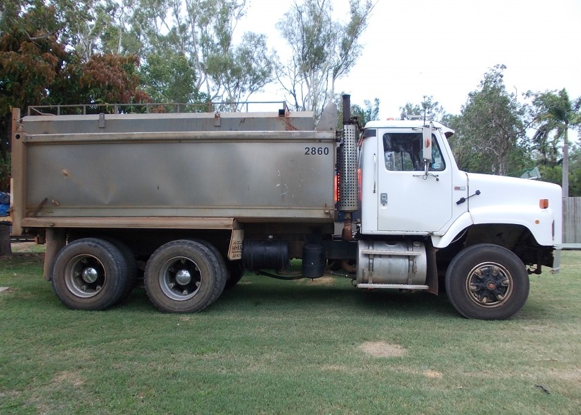 HV05 - Water/Tip Truck 1