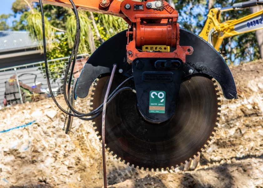 Hydraulic Rock Saw 2