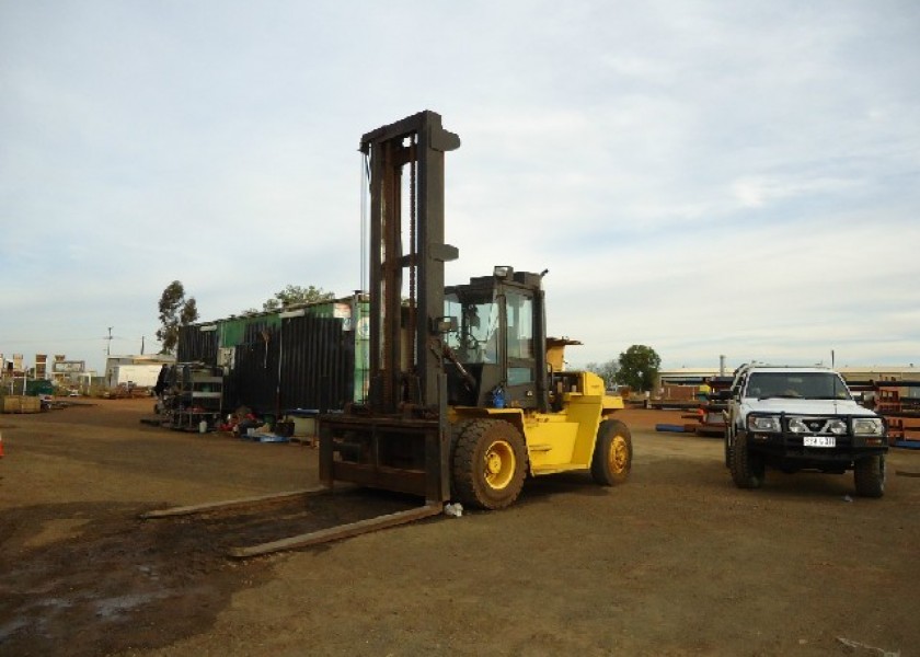 HYSTER FORKLIFT 10 TON 1