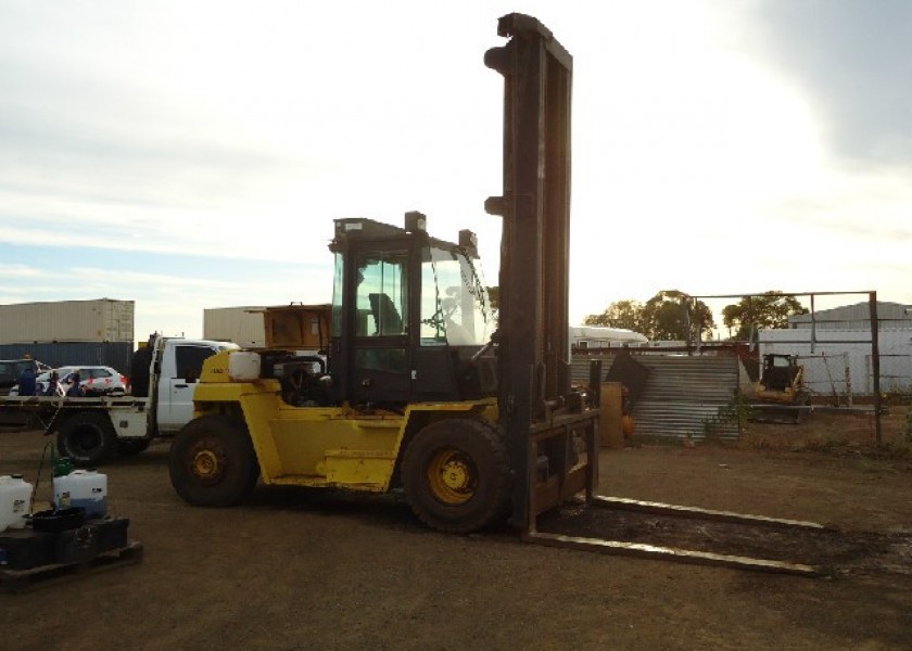 HYSTER FORKLIFT 10 TON 3