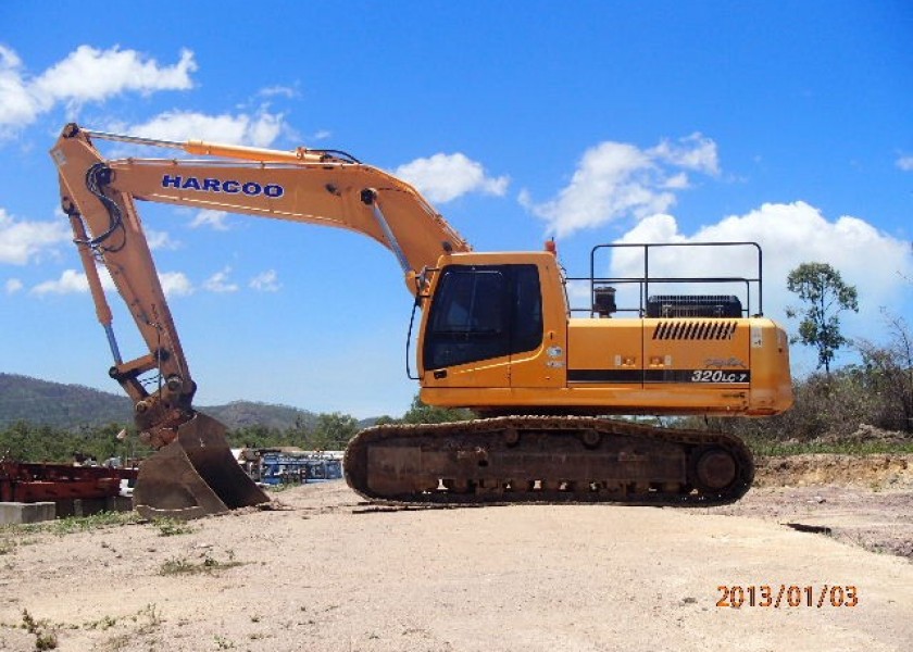 Hyundai 320LC-7 Excavator 32T Available for Hire 1