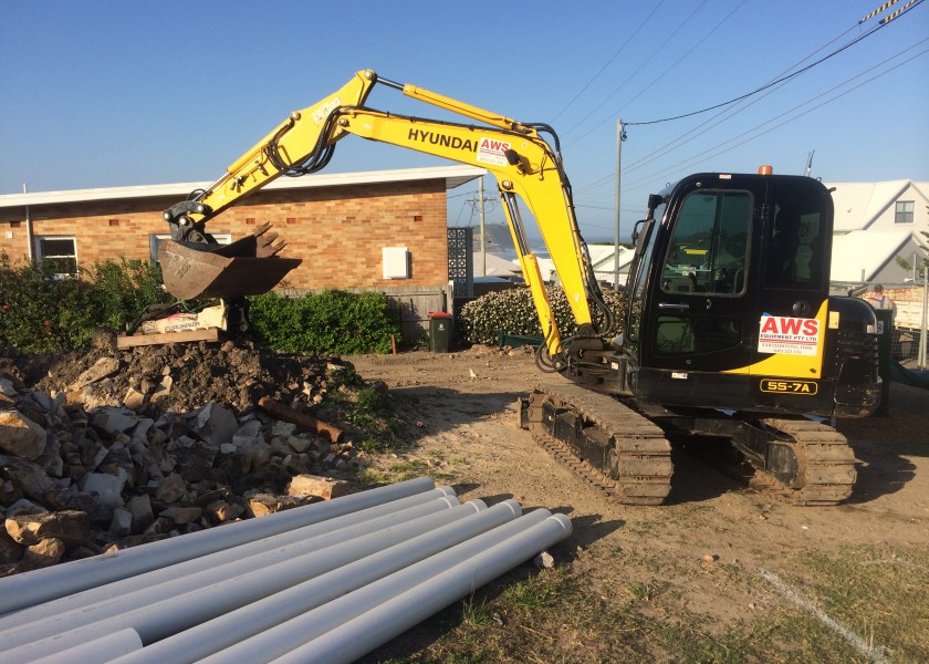 Hyundai 55-7A Excavator 1