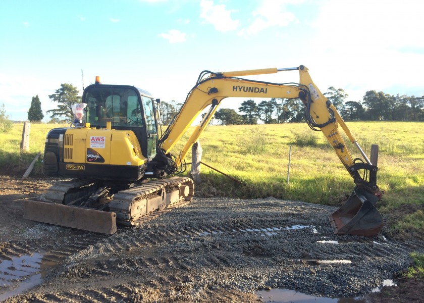 Hyundai 55-7A Excavator 2