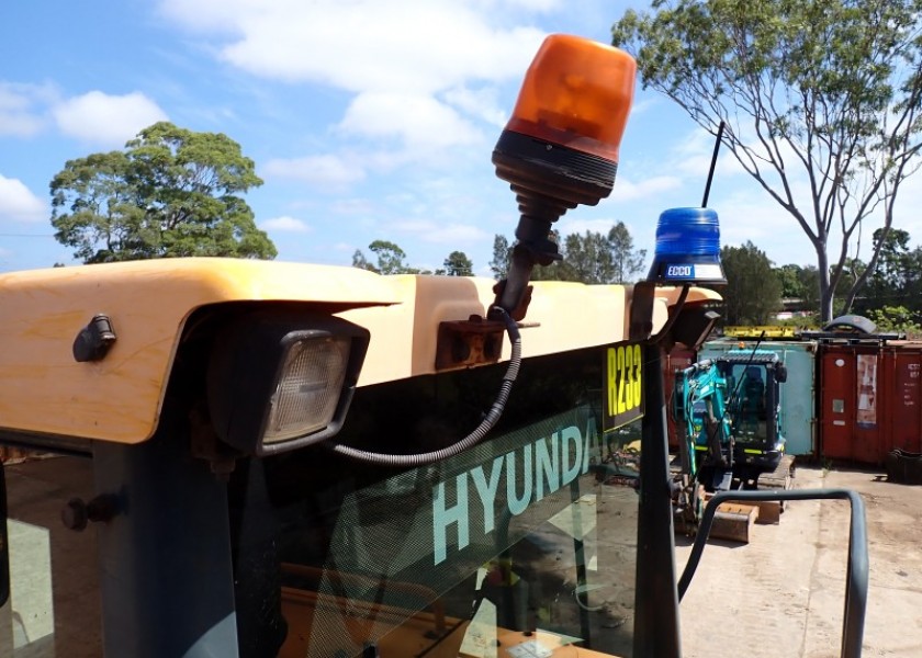 HYUNDAI HL770-9 LOADER 7