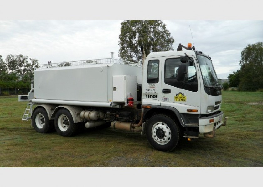 Isuzu 13000Lt Water Truck 1