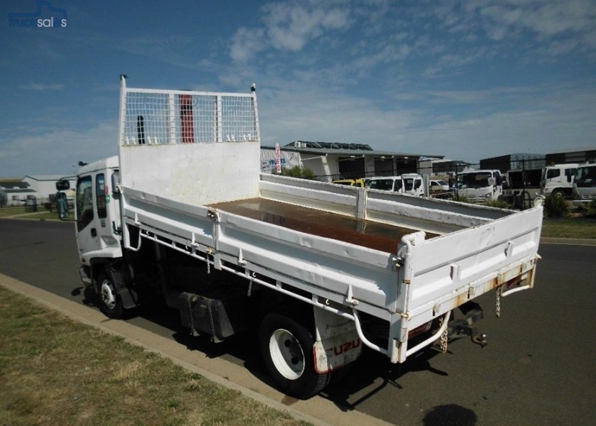 Isuzu FRR525 Tip Truck 2