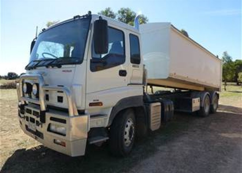 Isuzu Tandem Tipper 1