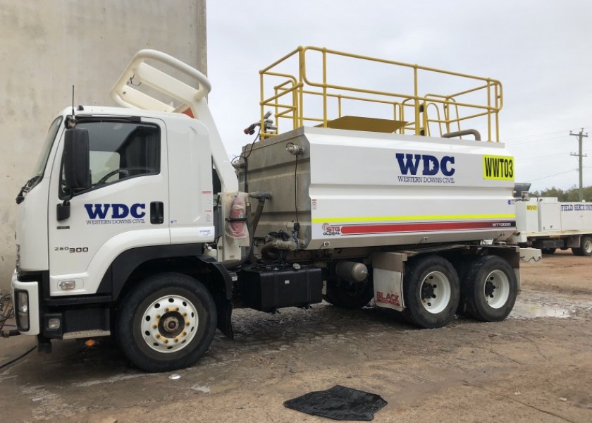 13,000L Isuzu Water Truck 1