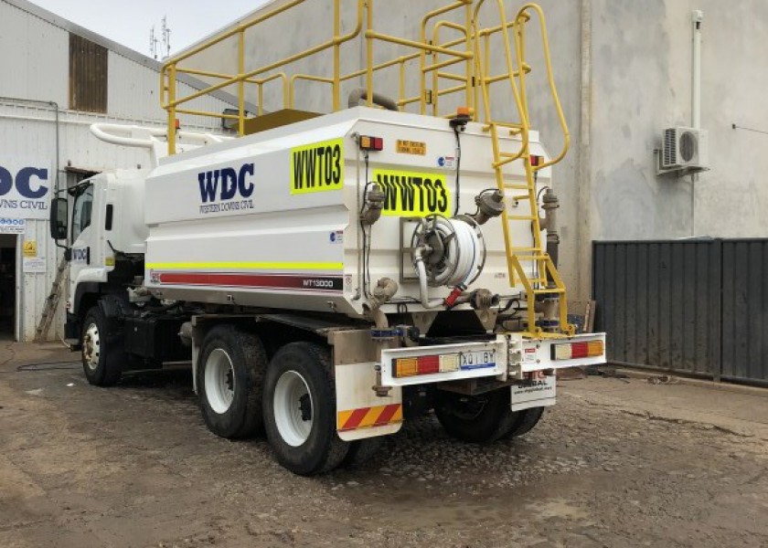 13,000L Isuzu Water Truck 2