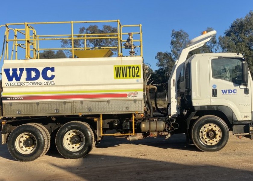 13,000L Isuzu Water Truck 3