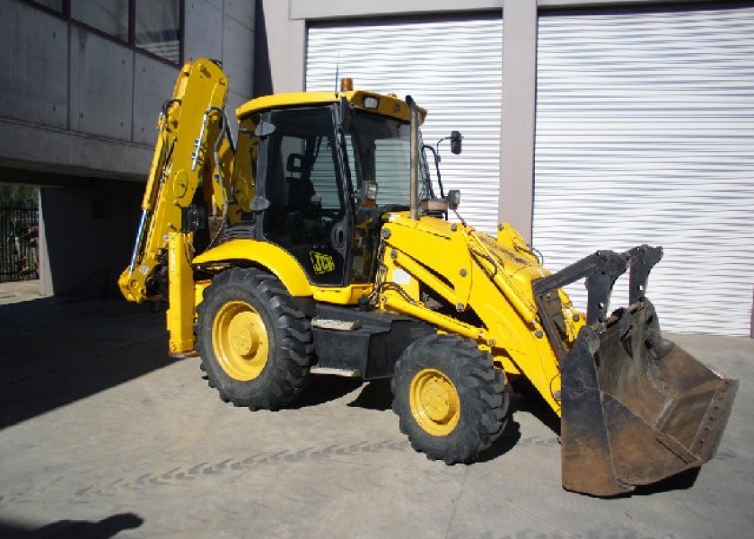 JCB 3CX 4WD Backhoe 1