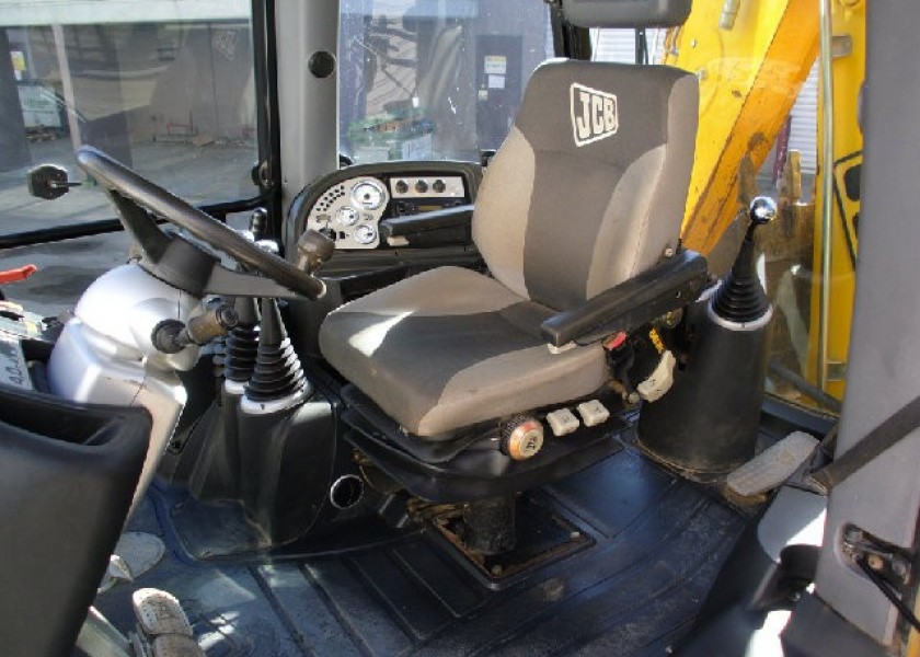 JCB 3CX 4WD Backhoe 2