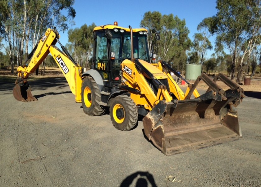 JCB 3CX Backhoe 3