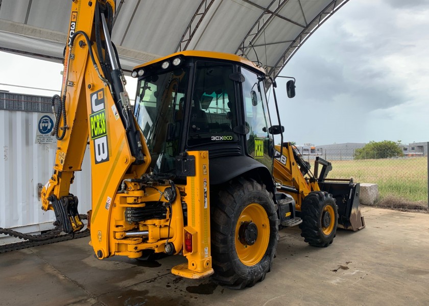 JCB 3CX Backhoe 3